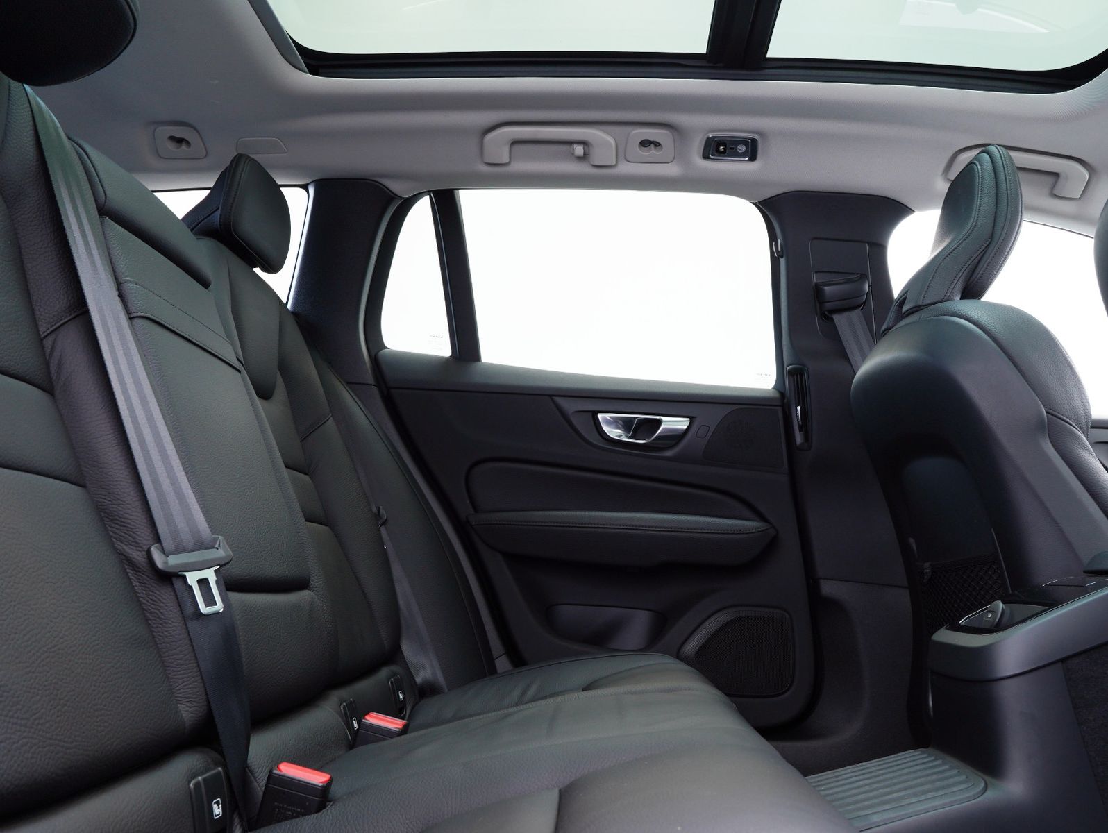 Fahrzeugabbildung Volvo V60 T6 AWD Recharge Plug-In Inscription ACC/AHK