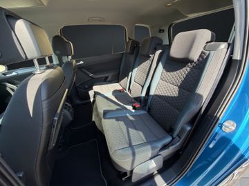 Volkswagen Touran - 10