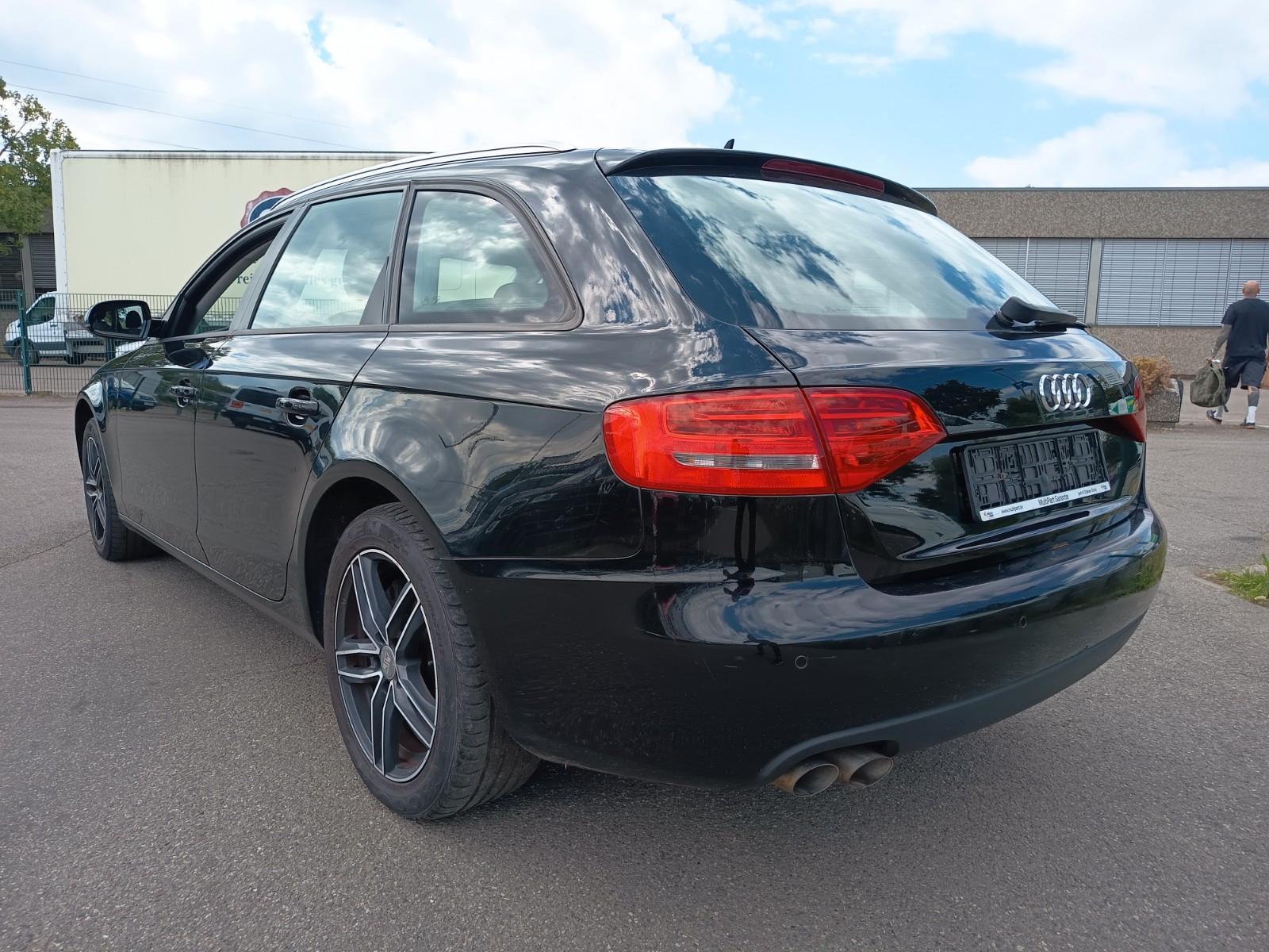 Audi A4 2011 — photo 7