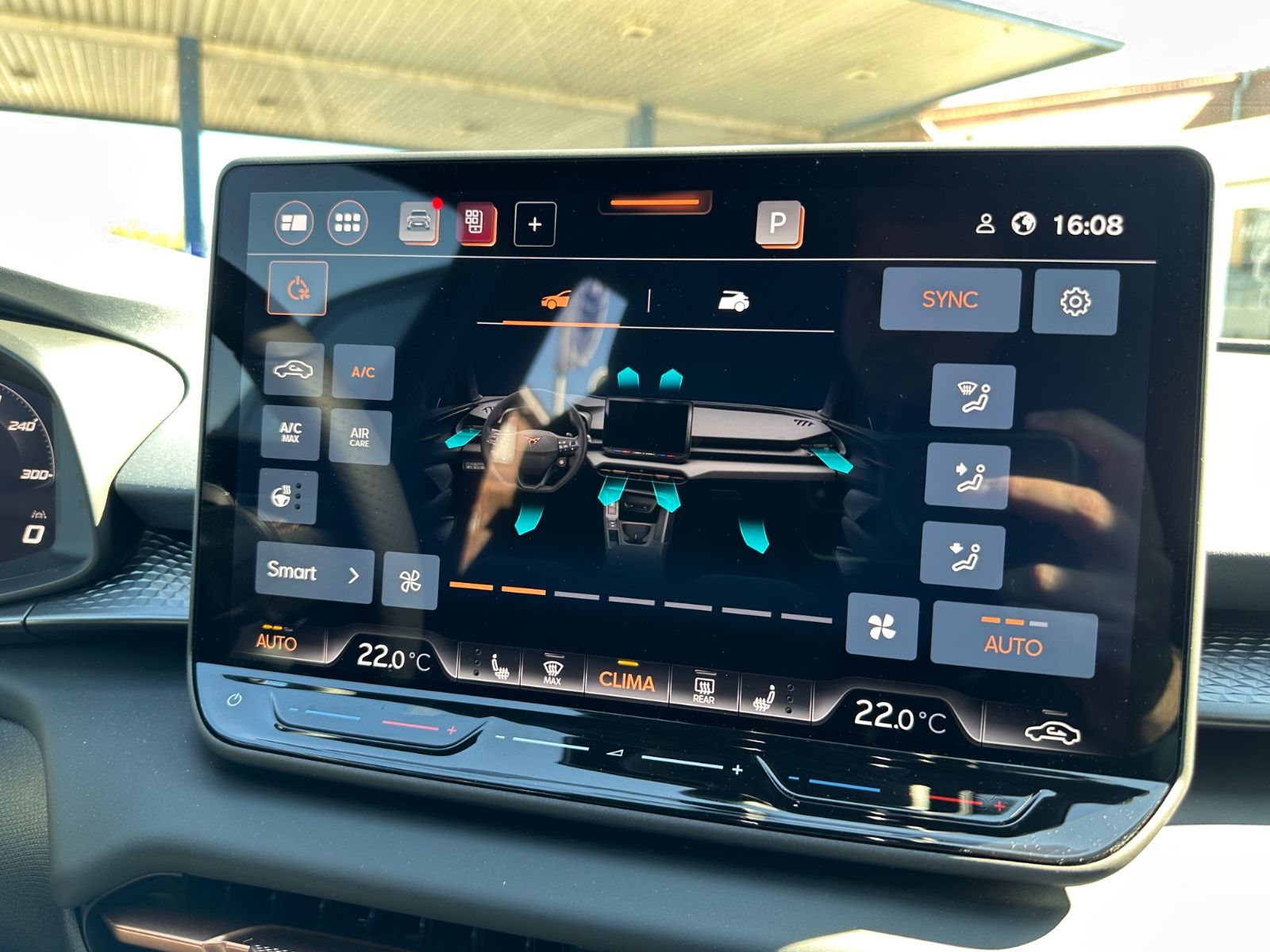 Fahrzeugabbildung CUPRA Terramar 1.5 eTSI DSG Navi/Pano/ACC/LED/AHK/GJR