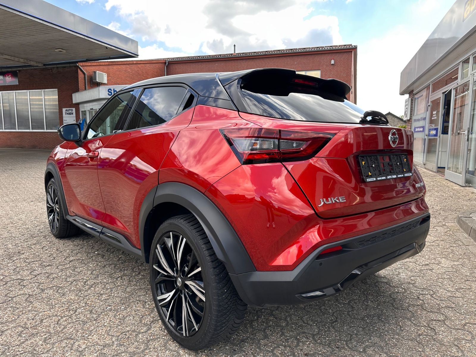 Fahrzeugabbildung Nissan Juke N-Design 1.0 DIG-T DCT Bose/LED/GRA/LM19"