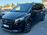 Mercedes-Benz V 300d AVANTGARDE LANG / 2 HAND / 360KAMERA /AHK - Mercedes-Benz: 7sitzer