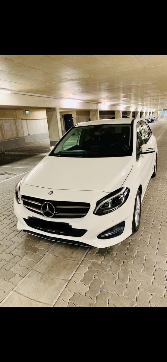Mercedes-Benz B 180