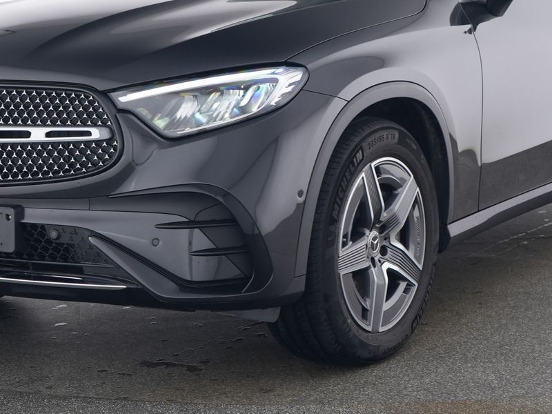 Fahrzeugabbildung Mercedes-Benz GLC 200 AMG*PANO*AHK*DISTRONIC*360°MEMORY*