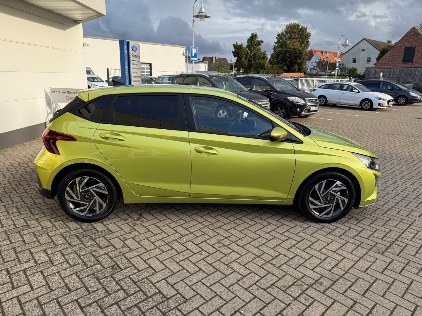 HYUNDAI i20 Select Family Navi Apple CarPlay Android Aut - Image 7