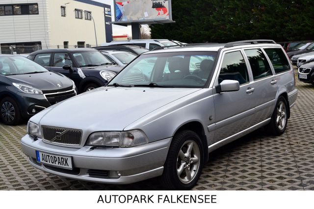 Volvo V70 2.5T AWD 4X4 KOMBI VOLLEDERSITZE NUR 166TKM