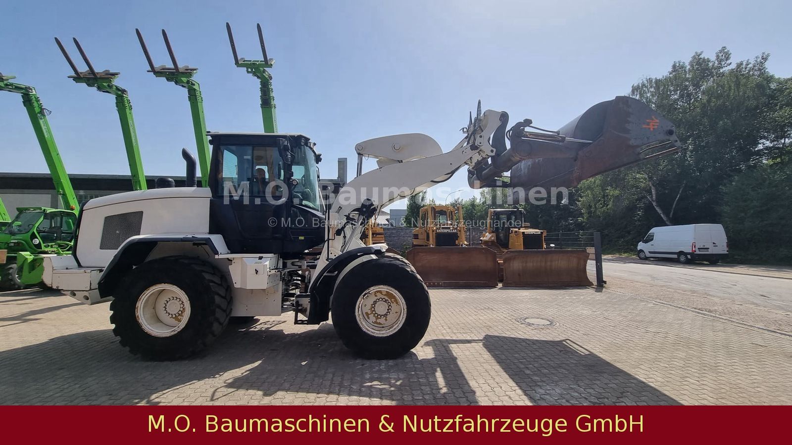Fahrzeugabbildung CAT 930 M / BSS / AC / Waage / ZSA / Klappschaufel