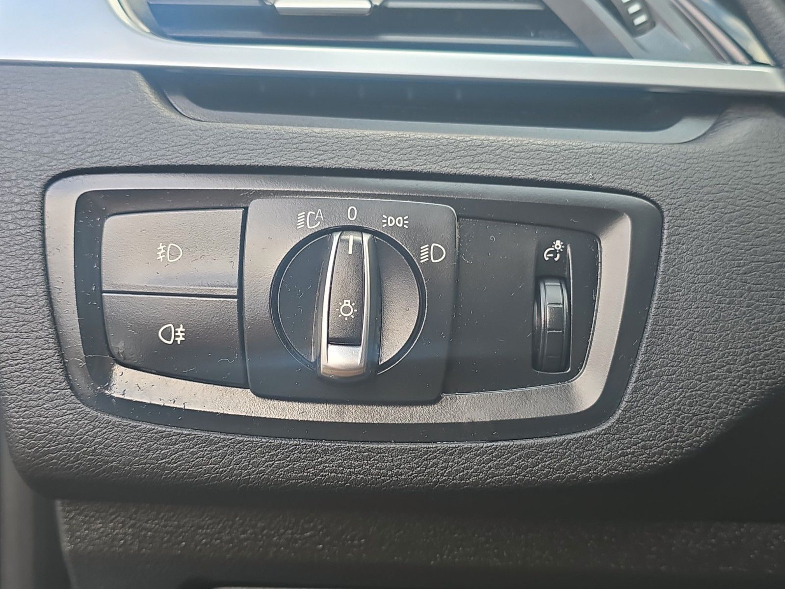 Fahrzeugabbildung BMW X1 xDrive 18 d Sport Line AUTOMATIK