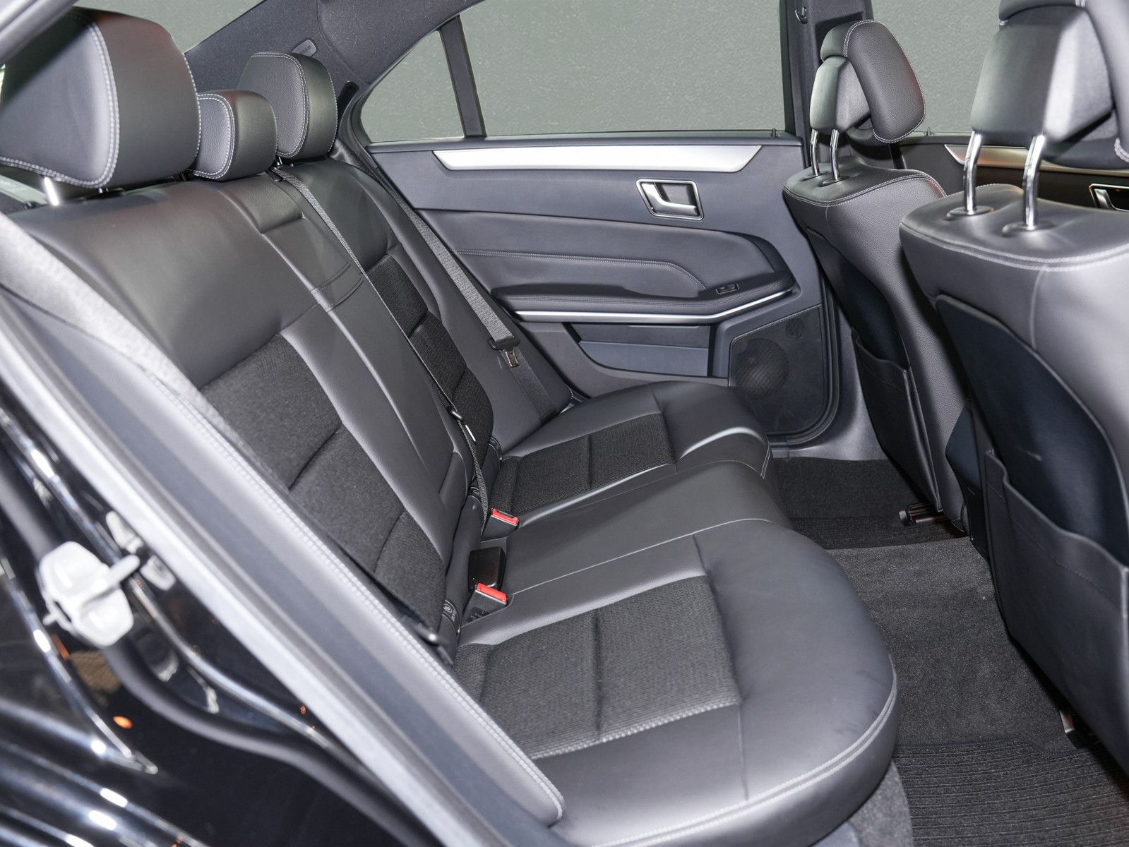 Fahrzeugabbildung Mercedes-Benz E 220 CDI Avantgarde - ILS|S-Dach|Stzhzg|Parkass