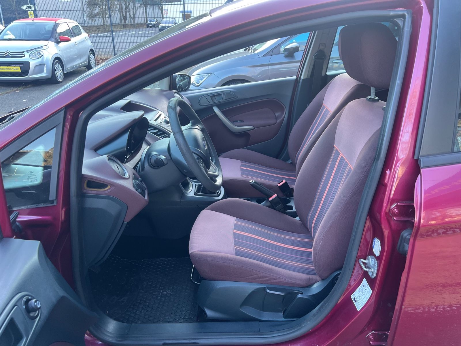 Fahrzeugabbildung Ford Fiesta Sonderlack *4/5 TÜRIG*