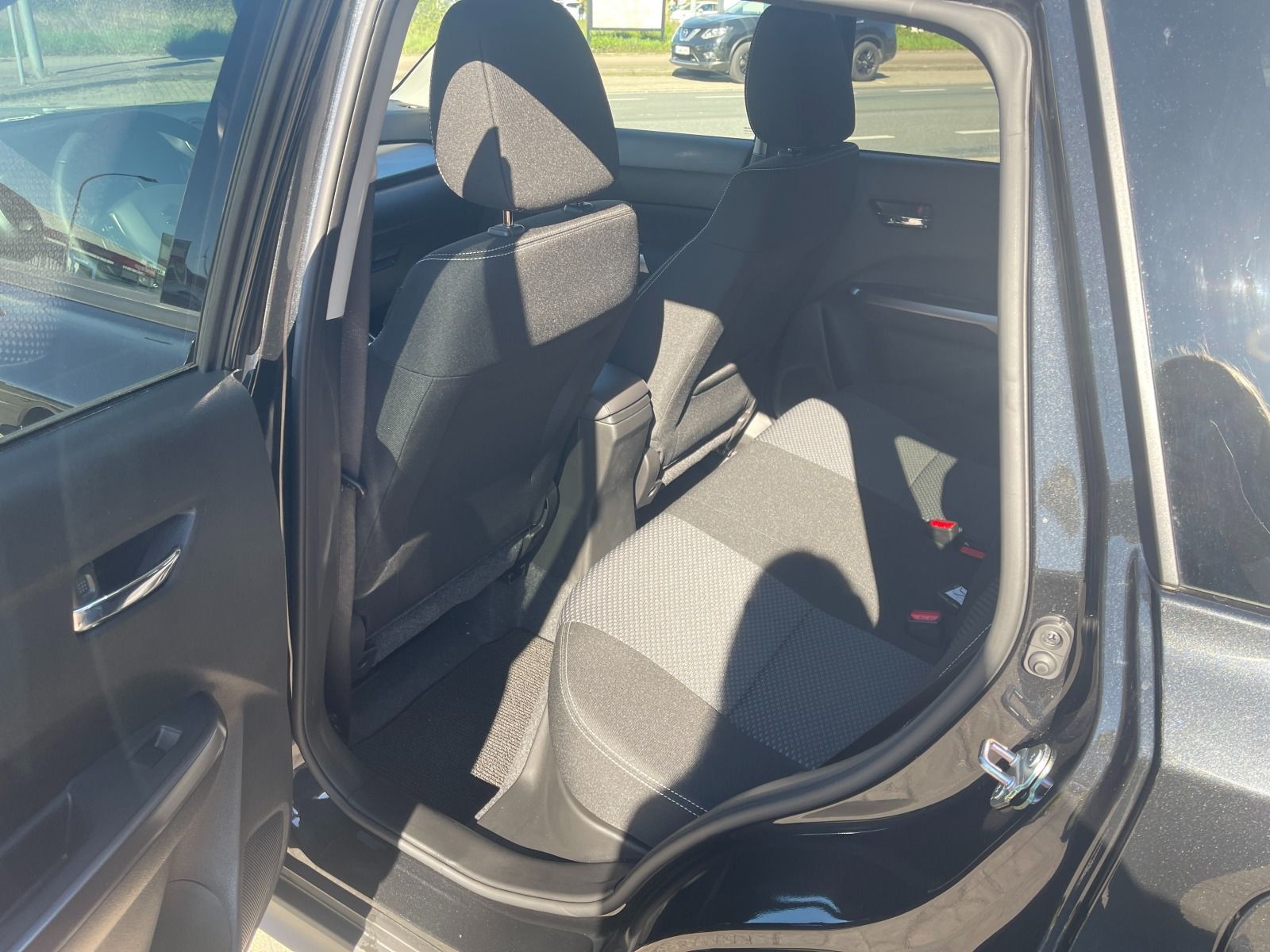 Fahrzeugabbildung Suzuki Vitara 1.4 Mild-Hybrid Comfort AHK Automatik