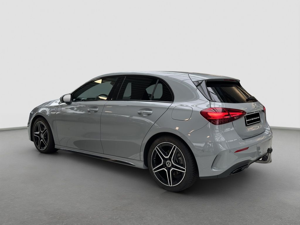 Fahrzeugabbildung Mercedes-Benz A 200 Kompaktlimousine AMG LIne, Night Paket*LED