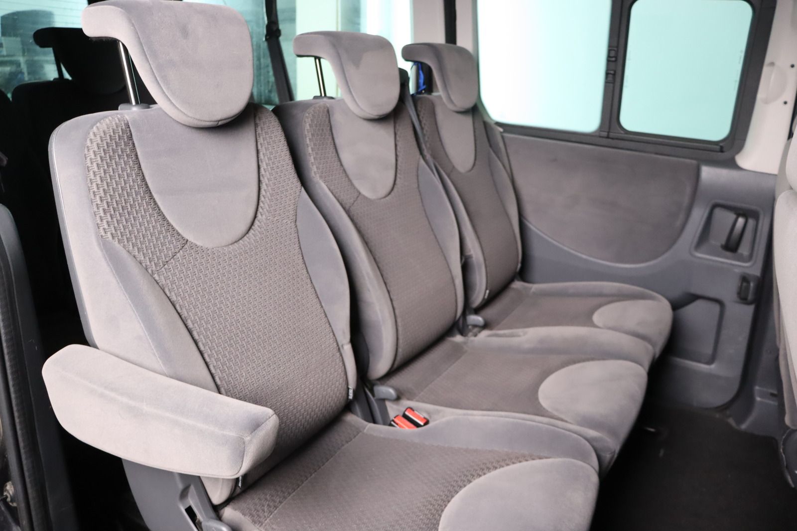 Fahrzeugabbildung Citroën Jumpy L2 2.0 HDI 125 FAP Exclusive 8-Sitzer