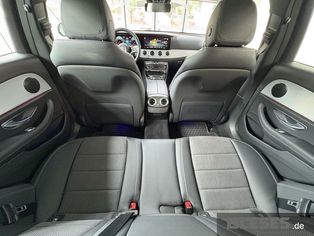 MERCEDES-BENZ E 220 – Bild 8