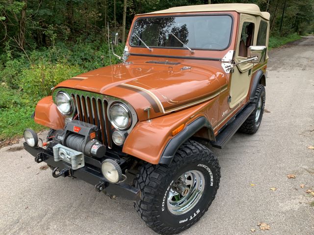 Jeep CJ7 360-V8,4-Gang,orig.88tmls,Erstlack!2.Hd!Zub!