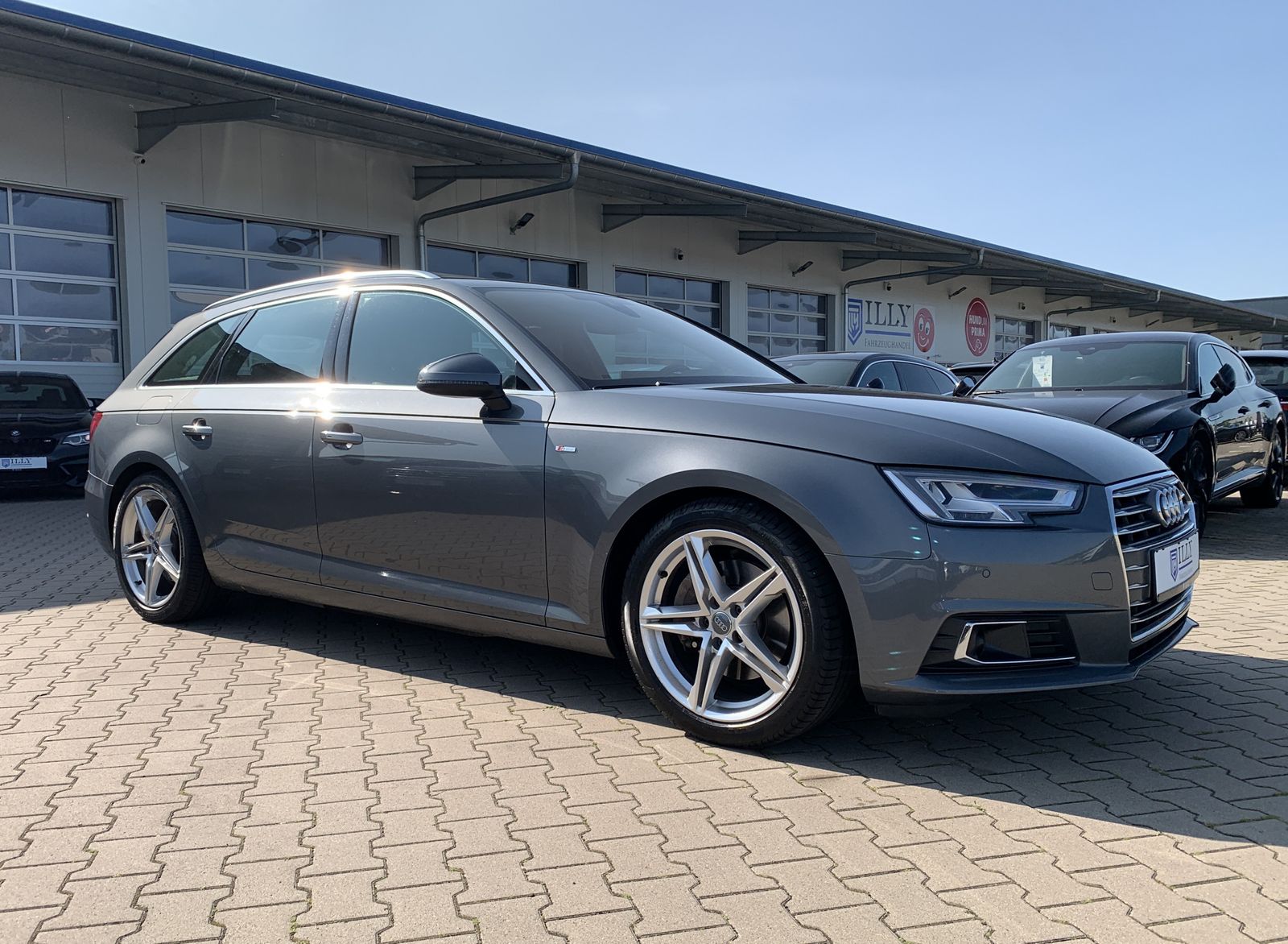 Fahrzeugabbildung Audi A4 2.0 TDI*S Line*Leder*Head-Up*VC*Cam*LED*AHK*
