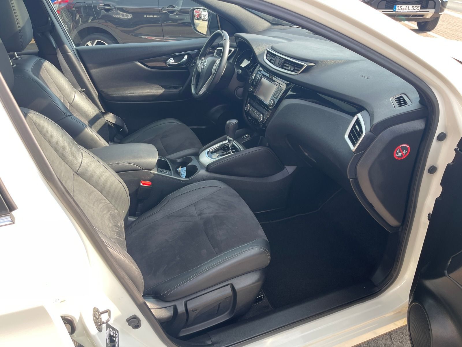 Fahrzeugabbildung Nissan Qashqai 1.2 DiG-T Tekna Autom. Pano/Allwetter