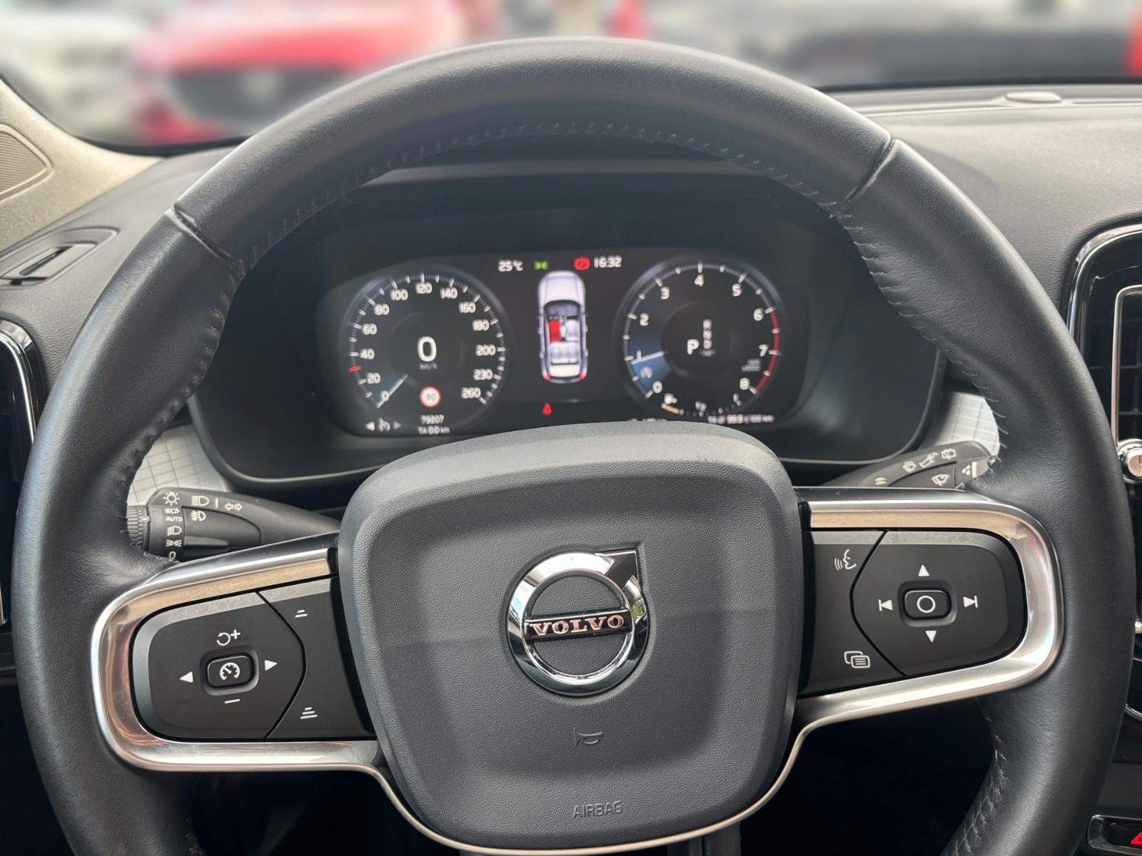 Volvo XC 40 XC40 Momentum Pro 2WD