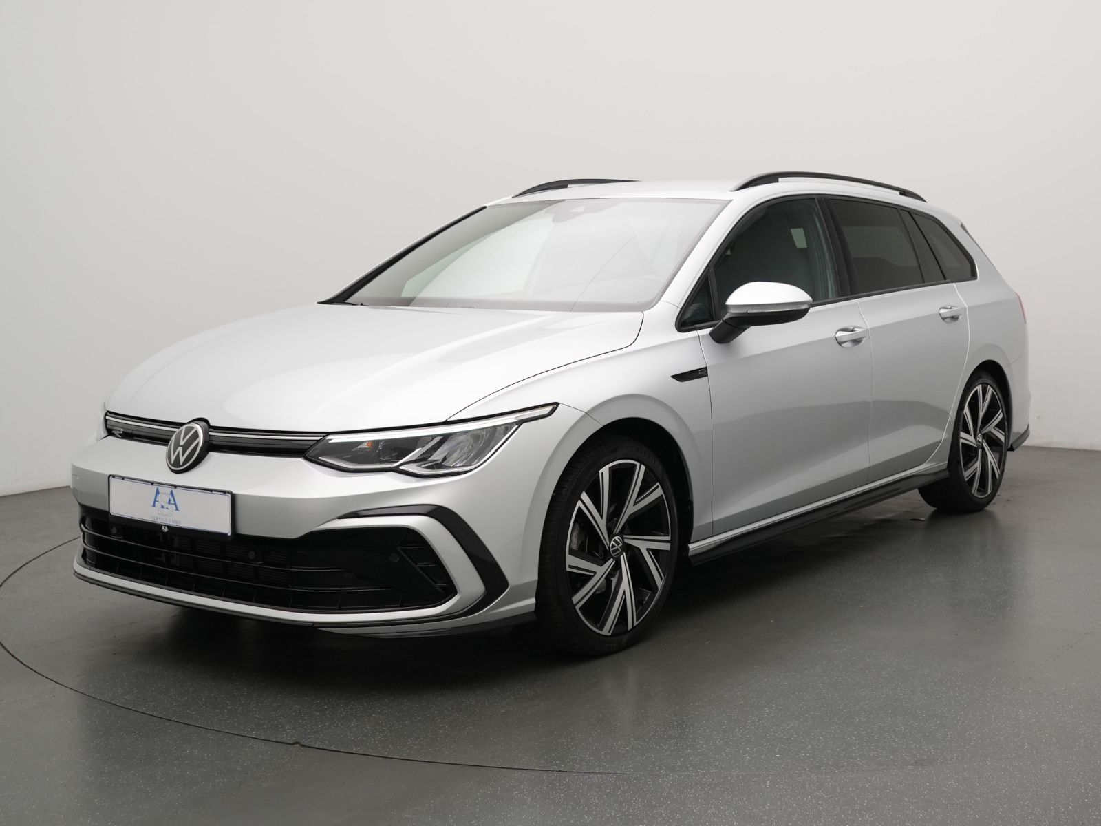 Volkswagen Golf VIII Variant R-Line DSG AHK APPS NAVI SHZ foto 1
