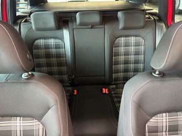 Volkswagen Golf *1.HAND*PANO*STHZ*AHK*ACC*NAV*2-ZONEN*
