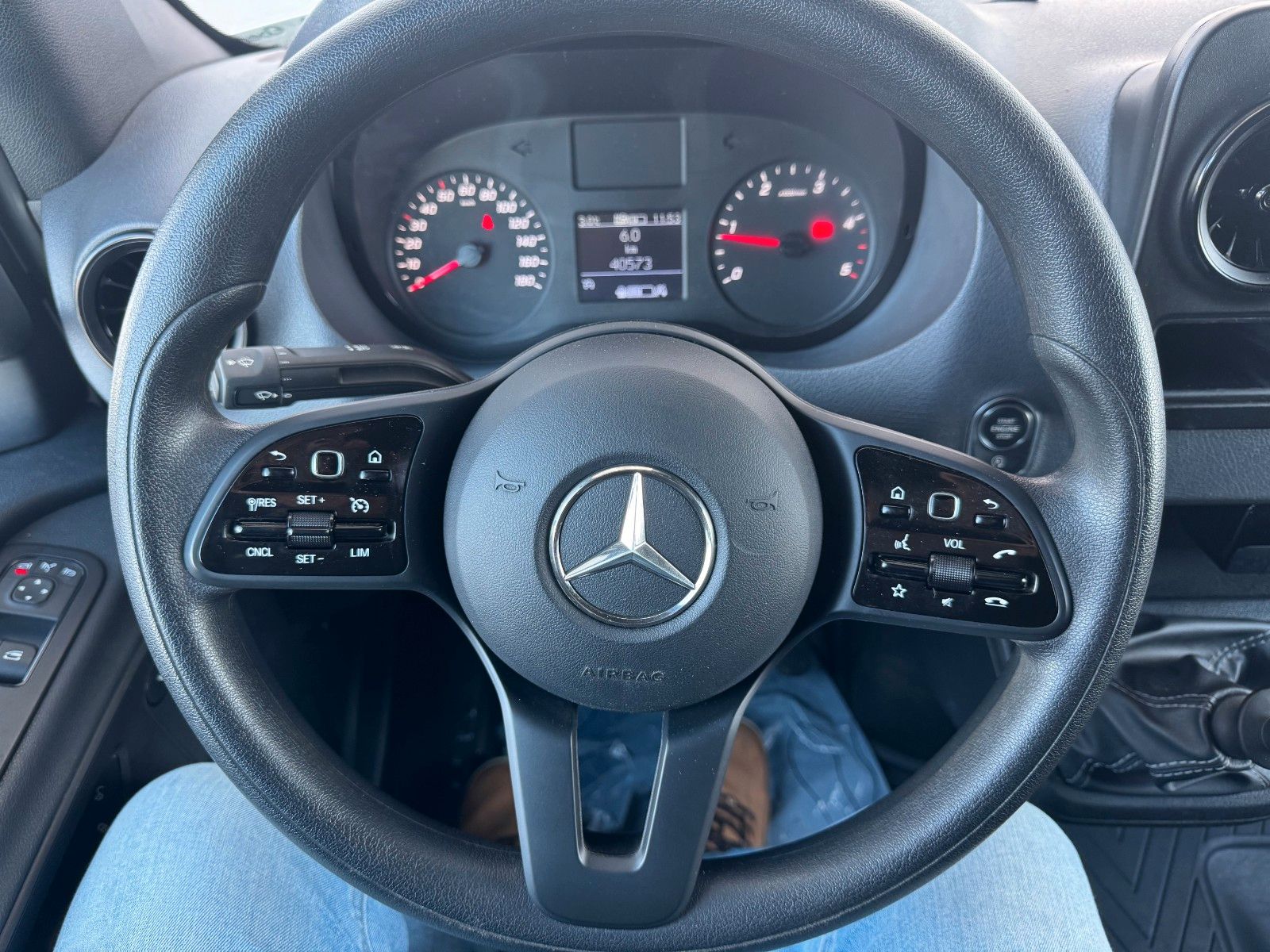 Fahrzeugabbildung Mercedes-Benz Sprinter 317 CDI 3665 Klima 360 Schwingsitz
