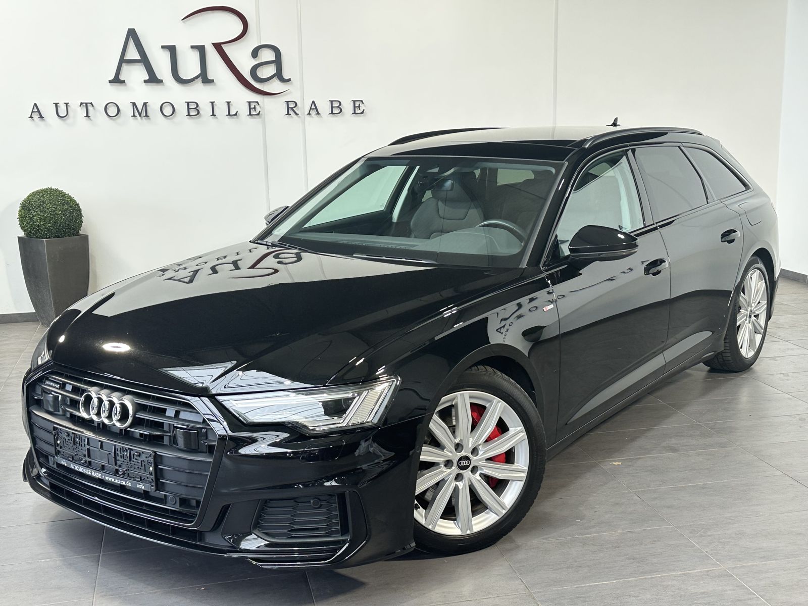 Fahrzeugabbildung Audi A6 Avant 55 TFSIe Qu S-Line NAV+LED+PANO+ACC+KAM