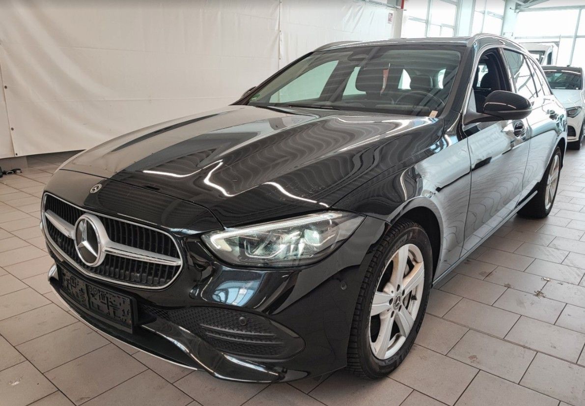MERCEDES-BENZ C300 e T Avantgarde*Pano*AHK*LED*T-Leder*Ambient