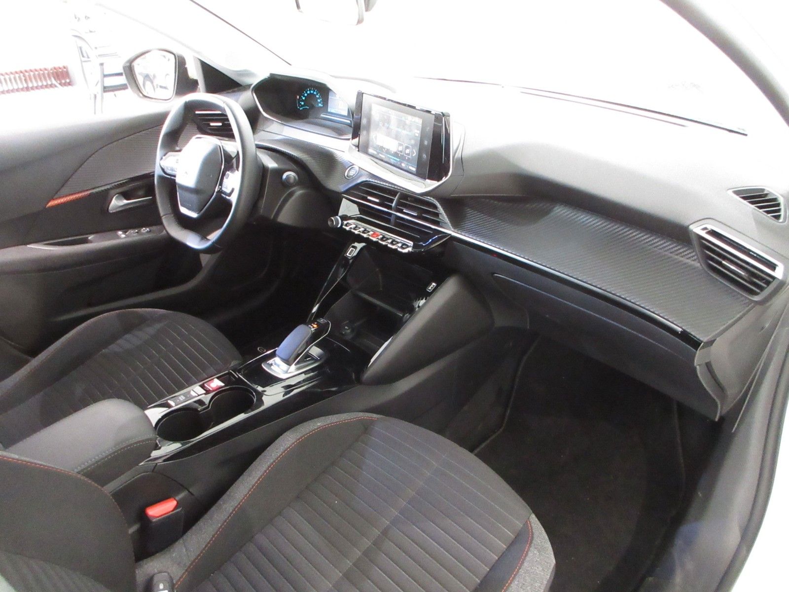 Fahrzeugabbildung Peugeot e-208 Active LED/PDC/TEMPOMAT