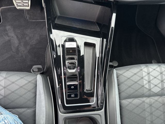 Golf Variant R-Line 1.5 eTSI, Navi, BlackStyle,