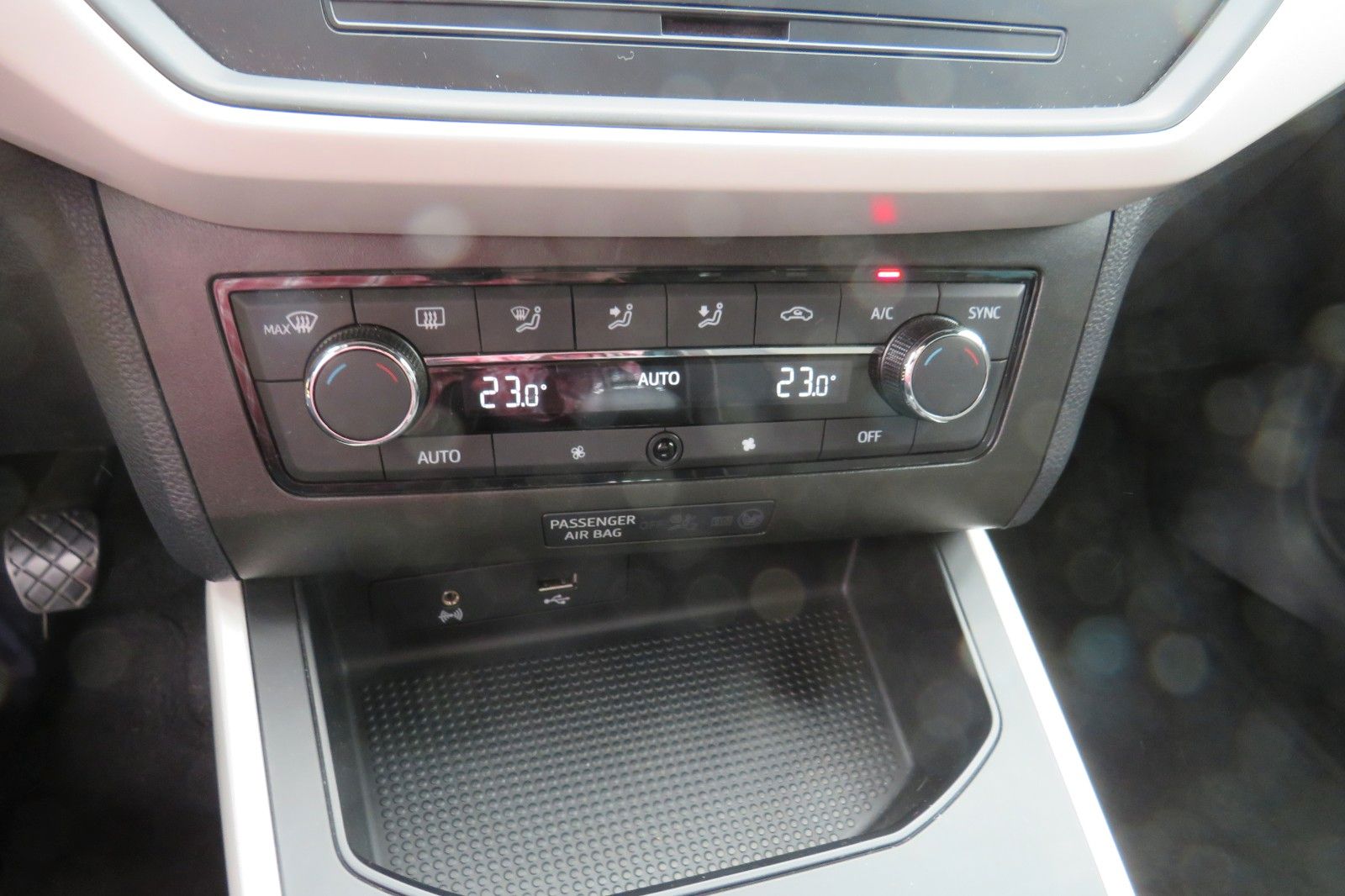 Fahrzeugabbildung SEAT Arona Xcellence CNG LED PDC KLIMA