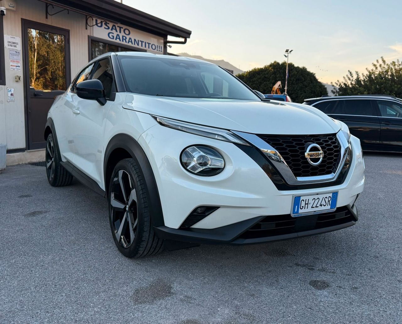 Nissan Juke 1.0 DIG-T 114 CV Tekna imagem 3