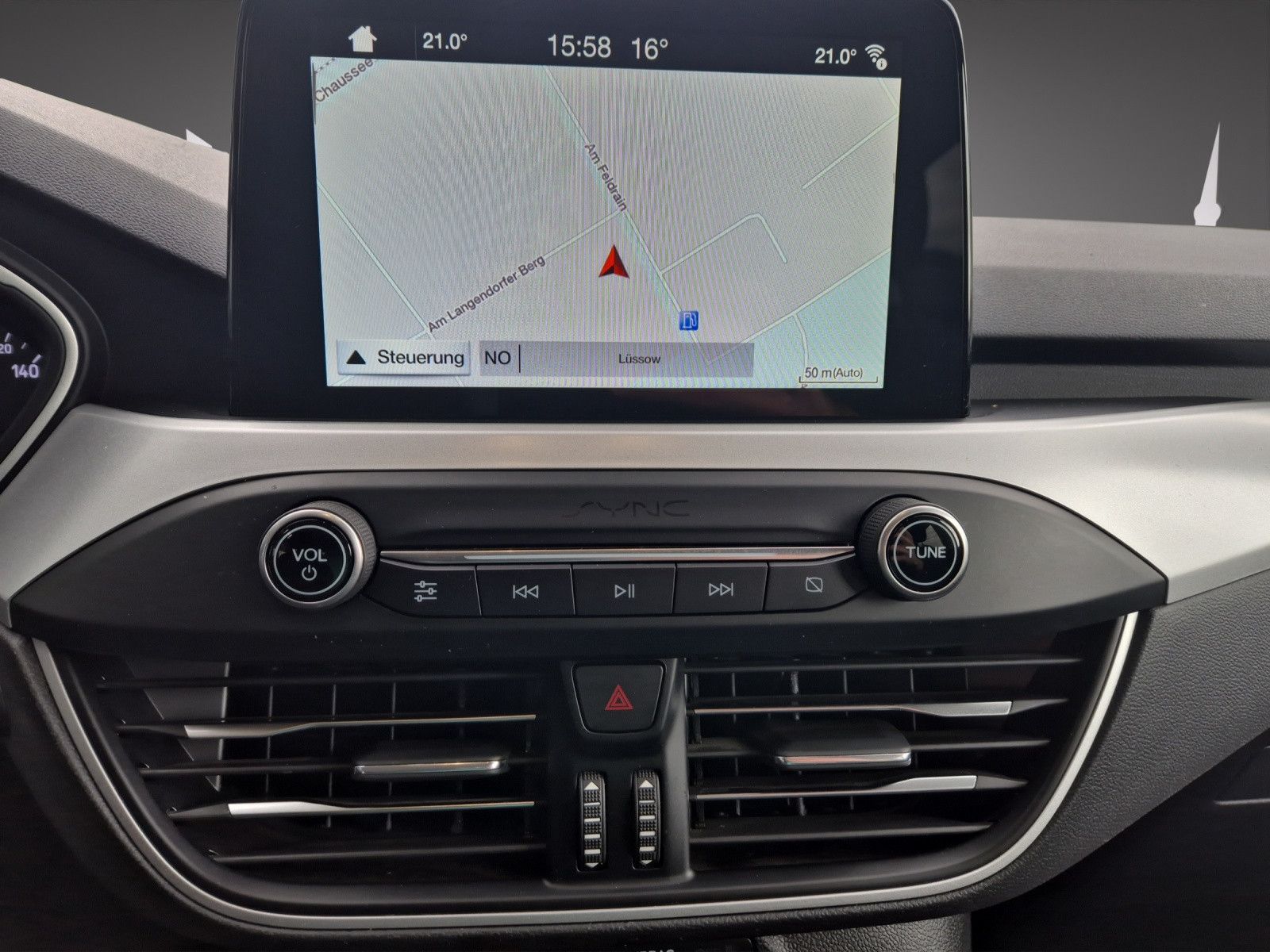 Fahrzeugabbildung Ford Focus 1.0 Cool&Connect/LED/SHZ/FSHZ/NAVI/PDC