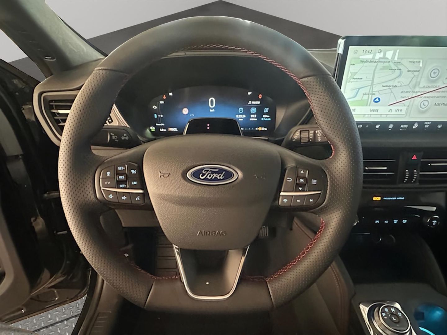 Fahrzeugabbildung Ford Kuga ST-Line Hybrid FHEV // Winter-Paket // Fahr