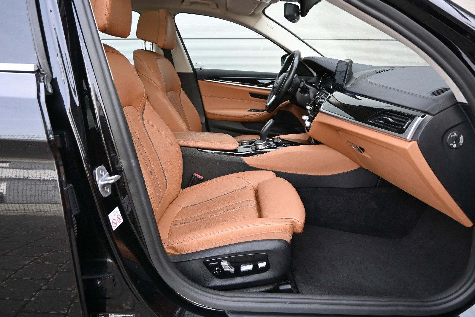 Fahrzeugabbildung BMW 530d xDr Touring Lux. °ACC°HUD°KOMFORTSITZE°PANO
