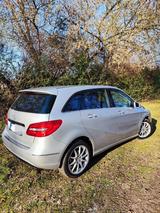Mercedes-Benz B 180 BlueEFFICIENCY 90kW - Mercedes-Benz B 180 aus 2011