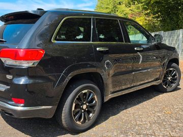 Jeep Grand Cherokee - 9