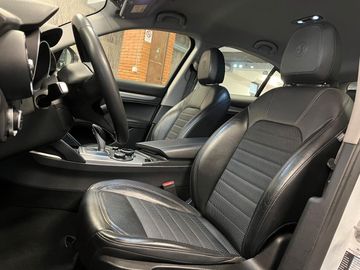 Alfa-Romeo Stelvio - 10