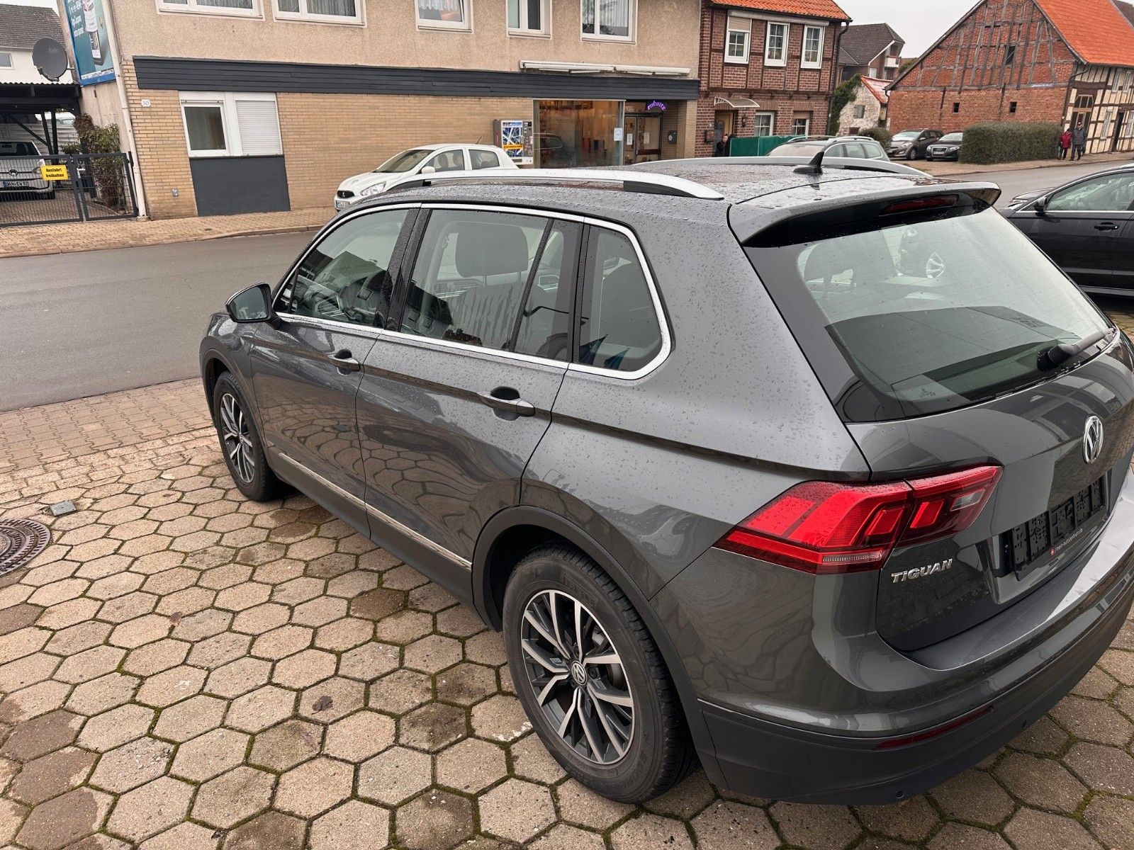 Fahrzeugabbildung Volkswagen Tiguan Comfortline ALU NAVI LED