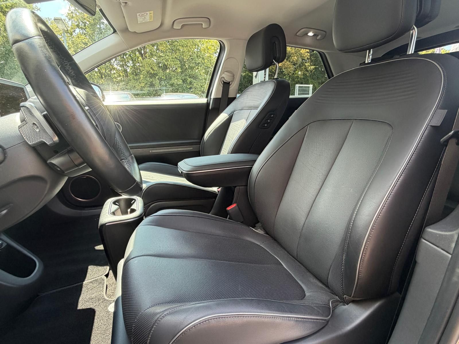 Fahrzeugabbildung Hyundai Ioniq 5 Uniq 4WD RELAX+HEAD+LED+SOLAR+360+ACC+WP