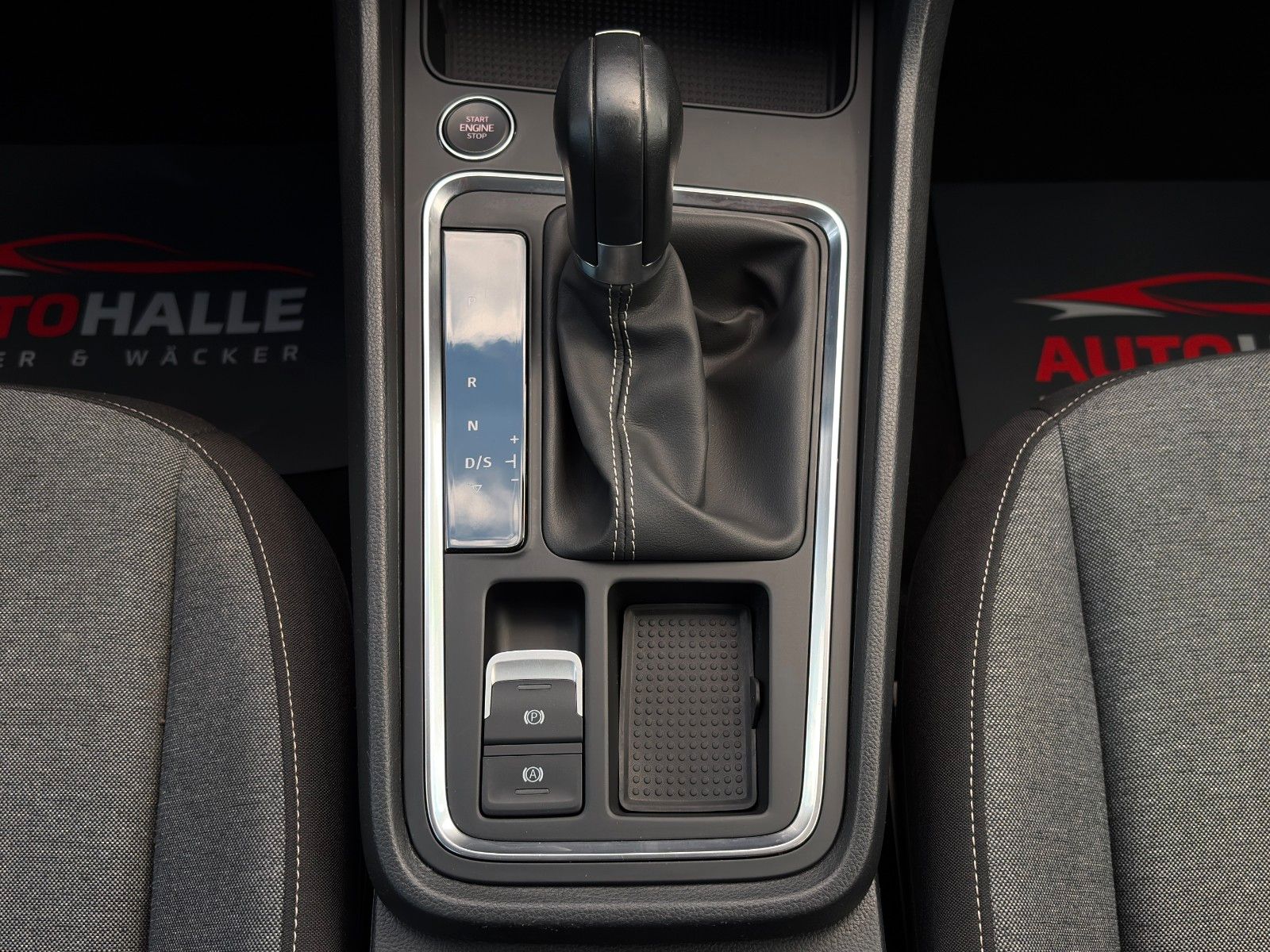Fahrzeugabbildung SEAT Ateca Style 1,5 TSI DSG Tempomat LHZ SHZ CAM NAV