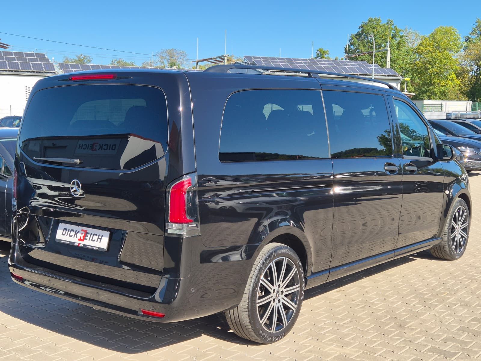 Fahrzeugabbildung Mercedes-Benz Vito 119 Tourer lang SELECT extralang LEDER*AHK