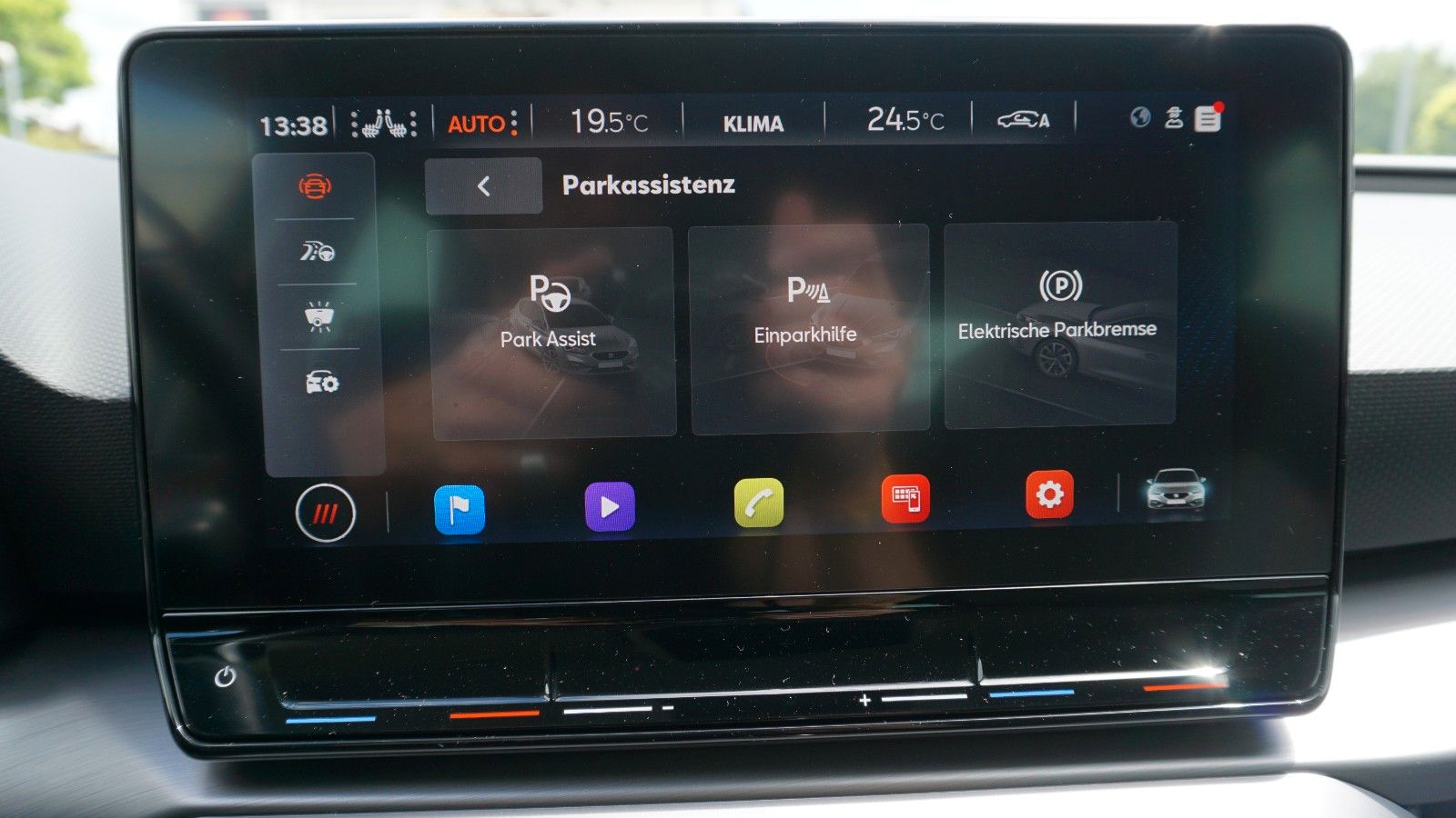 Fahrzeugabbildung SEAT Leon FR, SEAT Garantie, Navi, Sportfahrwerk, LED