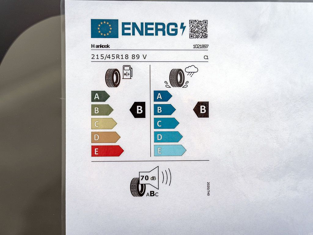 Fahrzeugabbildung Volkswagen Taigo 1.0 TSI R-Line SHZ NAVI AHK ACC MATRIX-LED