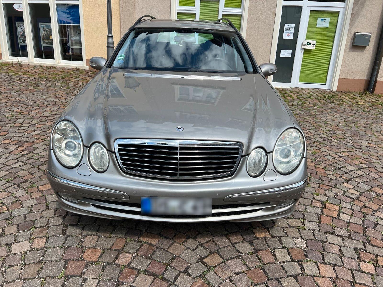 Mercedes-Benz E270 2004 — interior