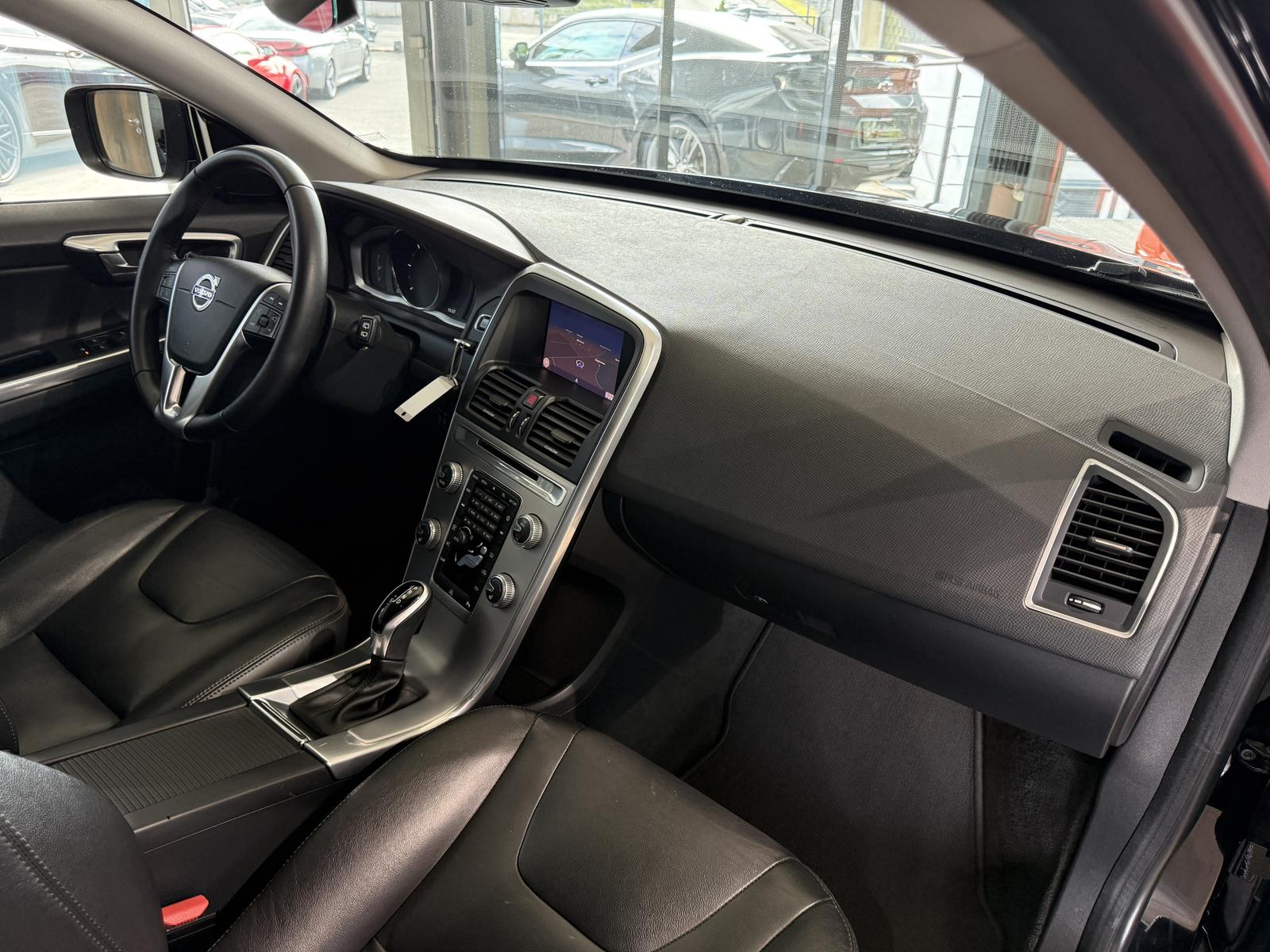 Volvo XC60 Summum 2WD*KAMERA*NAVI*LEDER*