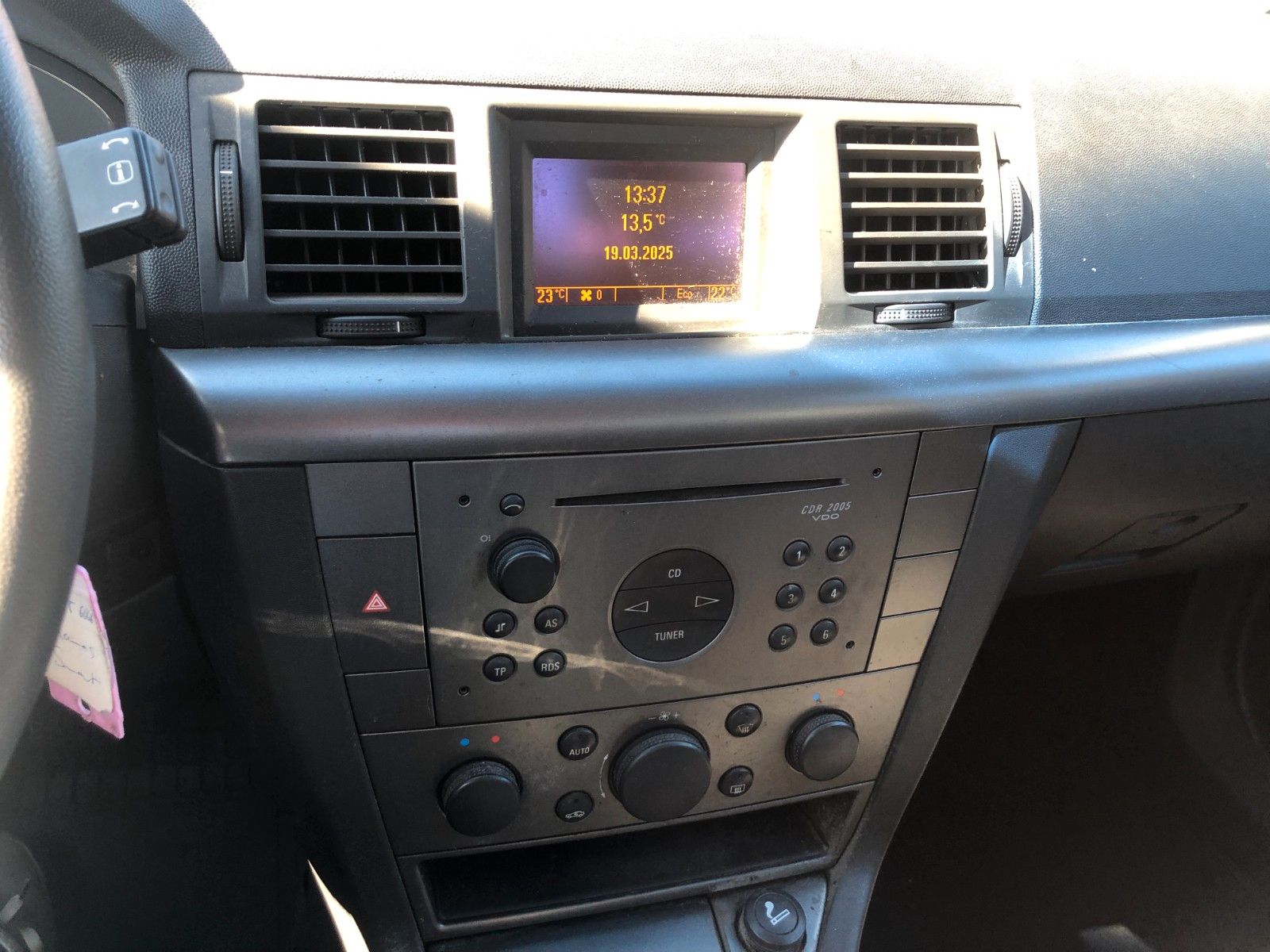 Fahrzeugabbildung Opel Vectra 2.2 DTI 16V Comfort