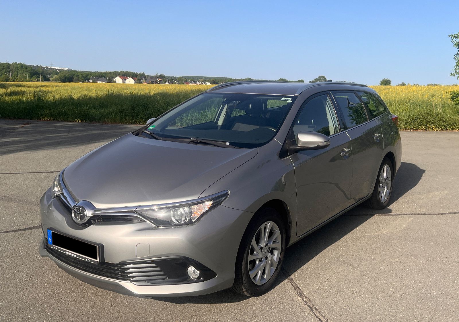 TOYOTA Auris Touring Sports
