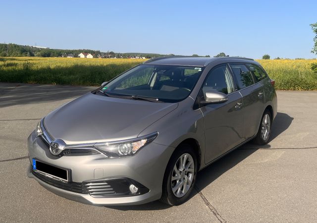 TOYOTA Auris Touring Sports