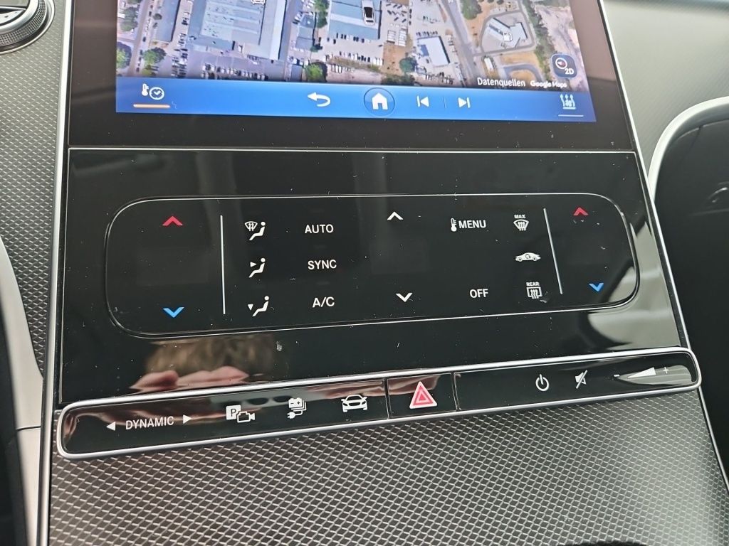 Fahrzeugabbildung Mercedes-Benz C 300 e Avantgarde Night LED Kamera SHZ Navi DAB