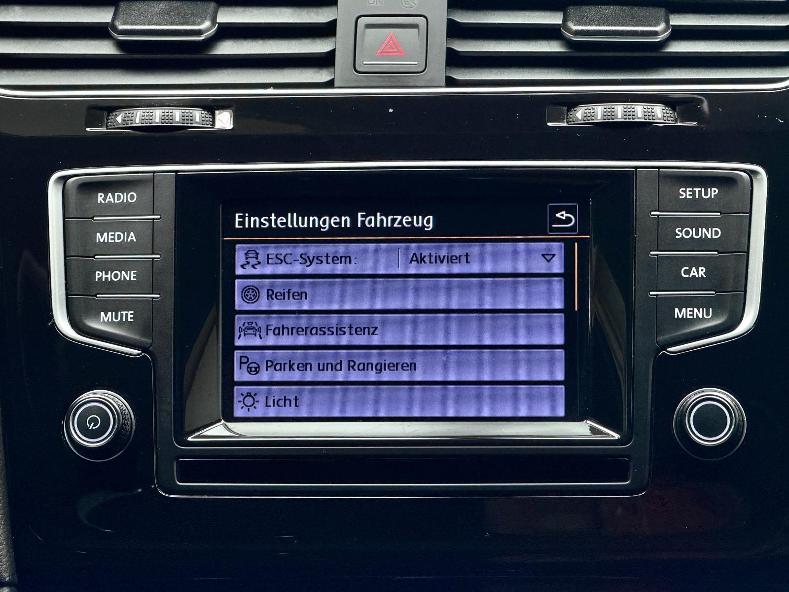 Volkswagen Golf 7 VII Lim. 1.2 TSI BMT CUP Standheizung/1.H